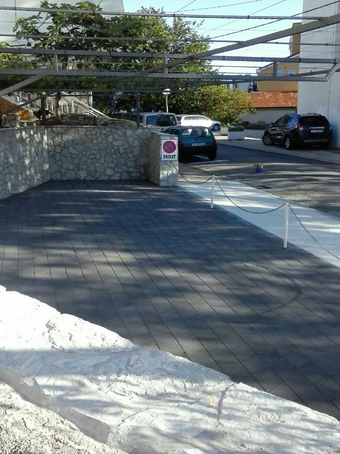 Apartmani Maric Selce Exterior photo
