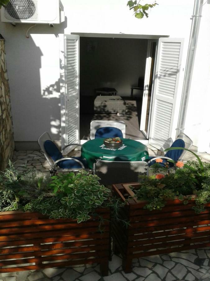 Apartmani Maric Selce Exterior photo